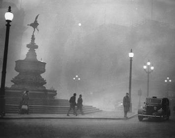 Londýnská mlha. Dnes už to není jako za časů Sherloka Holmese. Poslední velká mlha (Pea soup fog) byla v roce 1952. Zdroj: Wikipedia.